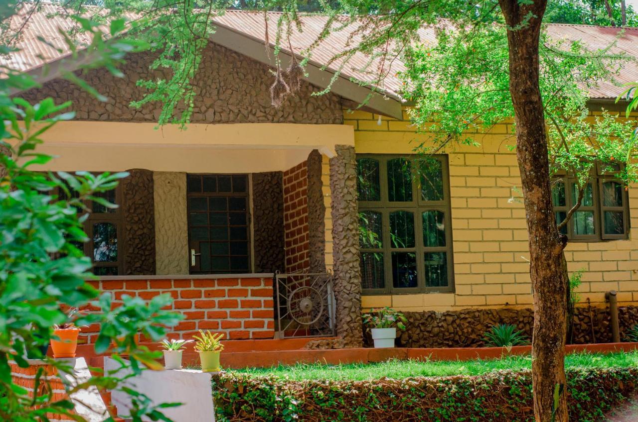 Hostel Kiliwood Moshi Buitenkant foto